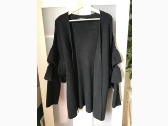 Unik stickad kofta Gina Tricot (351370964) ᐈ Köp på Tradera Unik stickad kofta Gina Tricot (351370964) ᐈ Köp på Tradera