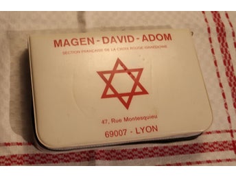ÄLDRE FIRST AID KIT. ISRAELS FÖRSTA HJÄLPEN ORGANISATION