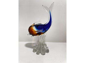 Vacker handgjord glasdelfin på klar fot – konstglas, Murano stil