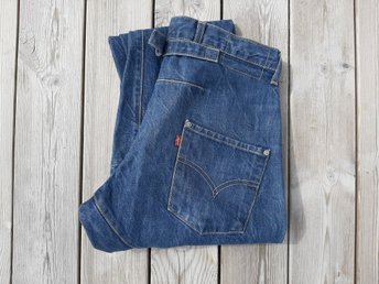 levis 835