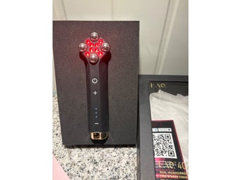 Foreo FAQ 402 Dual microcurrent+ LED toning device