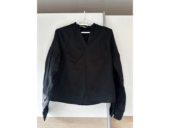 Pieces svart blus, storlek XS