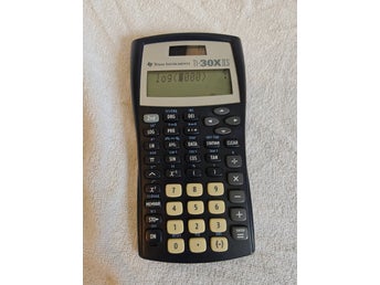 Texas Instruments TI-30X IIS miniräknare - fungerar