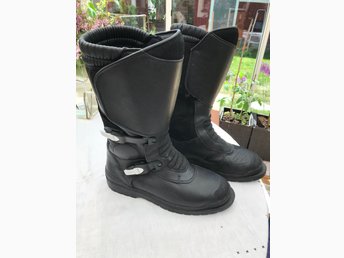 BMW MC stövlar. Mycket hög kvalitet. Storlek 42.. (402085337 BMW MC stövlar. Mycket hög kvalitet. Storlek 42.. (402085337