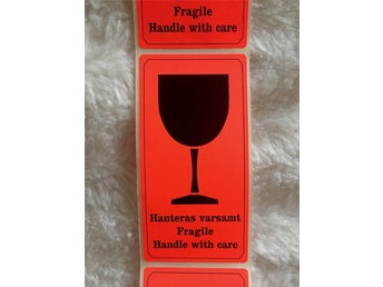 35st Etiketter (Hanteras varsamt - Fragile - Handle with care)