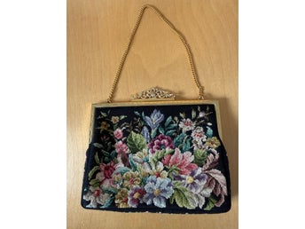 Vintage handväska med petit point/gobelängbroderi – blommotiv – retro