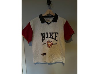 Nike, röd, svart t-shirt, storlek 14