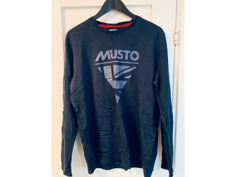 Musto svart långärmad tröja, storlek L