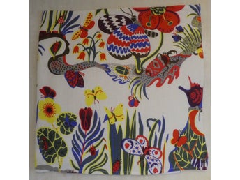Kuddfodral,framsida i tyg Butterflies- tygdesign Josef Frank/Svenskt Tenn