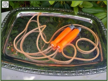 Hopprep för små 250 cm med handtag orange med silvertejp på handtag Fint skick
