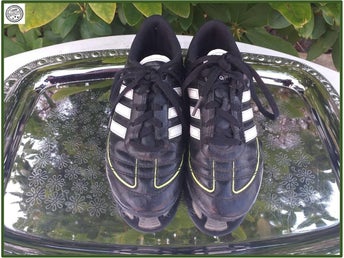 Fina Adidas fotbollsskor konstgräs s 32 im 20,5 cm Art G42032