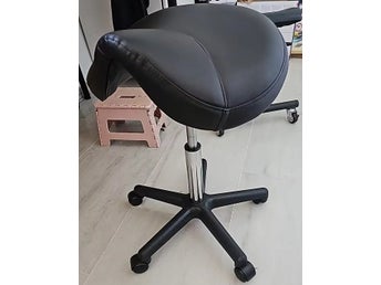 181kg kapacitet ergonomisk sadelpall med 5 hjul, 510-710mm justerbar höjd