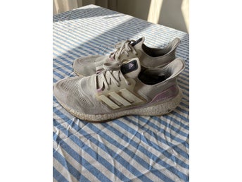 Adidas Ultraboost Löparskor Vita Storlek 44
