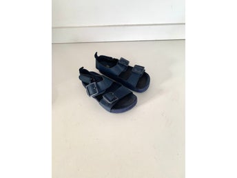 H&M tofflor strl: 25 badskor
