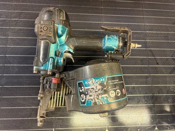Makita AN935H tryckluftsdriven spikpistol