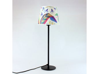 KOMPLETT BORDSLAMPA MED UNDER EKVATORN VIT TYG FRÅN SVENSKT TENN