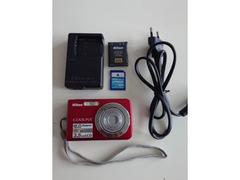 Digitalkamera Nikon Coolpix S210 med tillbehör