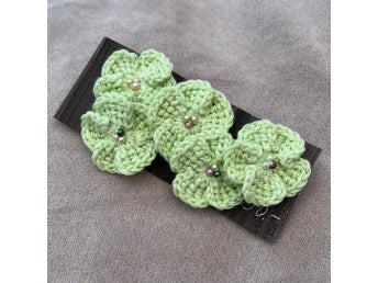 5 st ljusgröna blommor