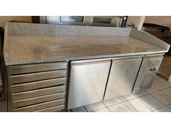 Pizzakylbänk - Adexa PZ46 590L – Granitskiva – 7 lådor – Professionell Storkök