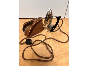 Retro rese strykjärn med väska