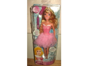 Disney Princess docka - Törnrosa baddocka med Lila penna