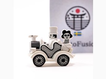 Se produkter som liknar Lisa Larson figurin: Car från.. på