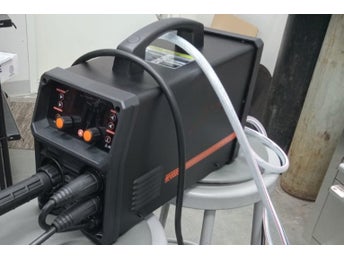 Multifunktionell MIG-svets 200A med pulsfunktion – 5-i-1 synergisk svetsmaskin