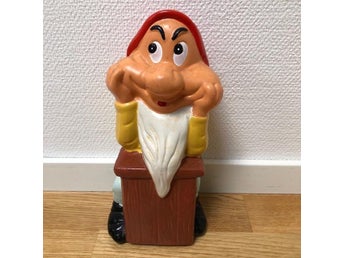 Vintage Thinking Gnome - a gnome that likes to contemplate life with a smile!
