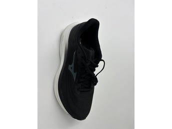 Nya Mizuno Wave Sky 9 strl 44,5 nu 999kr ord 2200kr