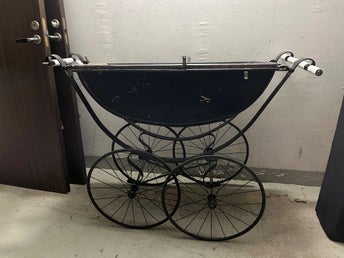 Antik Barnvagn - sent 1800-tal