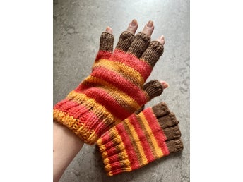 Handstickade torgvantar handledsvärmare randiga färgglada stl M/L - SE MÅTT!