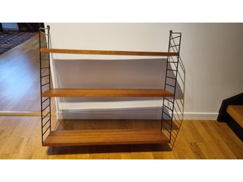 Retro Stringhylla i teak med svarta gavlar - 3 hyllplan (78x20 cm)