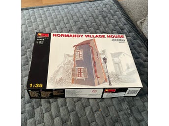 Normandy Village House 1:35