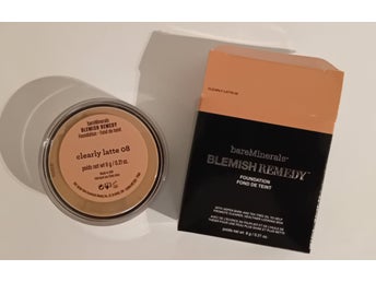 bareMinerals Blemish Remedy Foundation Clearly Latte 08