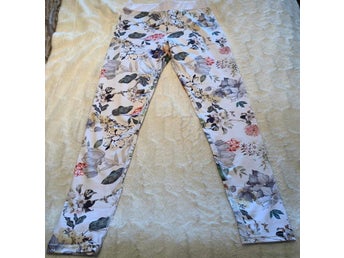 1 st Träningstight Tights med Blommig Motiv Stl. S