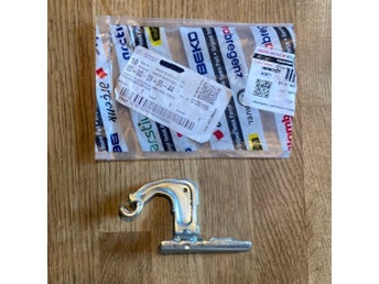 Gångjärn till Beko/Grundig/Arçelik kylskåp/frys, delnummer 4354240100