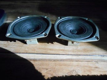 2 st Sony högtalare 213-12 8 ohm 3W