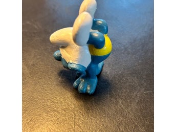 Handstand smurf - yellow - Bully