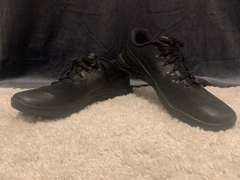 nike metcon 4 triple black