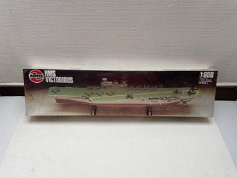 Byggmodell Airfix vintage inplastad - HMS Victorious 1:600