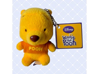 Vintage Disney Winnie the Pooh Mini Plysch Nyckelring Hong Kong från 2000-talet