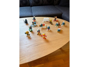 Samling med 17 stycken Smurf-figurer