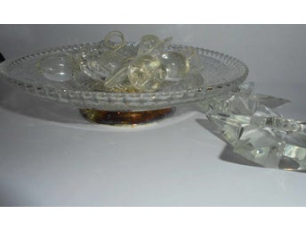 fat i glas+julpryddnader+ 2 ljusstakar i glas