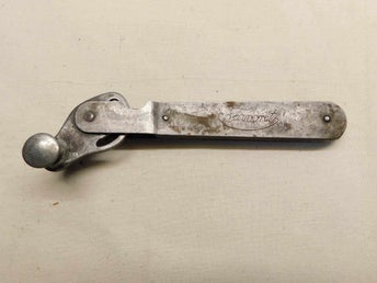 Burköppnare Favorit Rustik Antik 1940/50 tals Köksklenod
