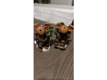Två Älgfigurer