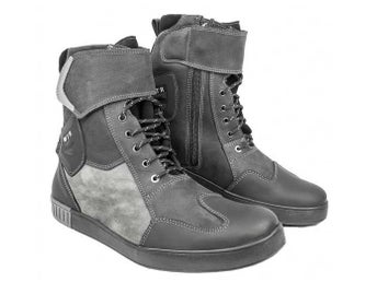 MC-Skor Sneakers strl 42