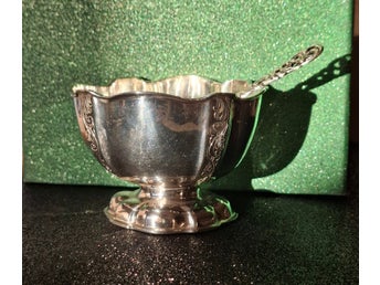 SILVERSKÅL & SILVERSKED 830 /Detaljerat växtligt mönster / Marmeladskål i