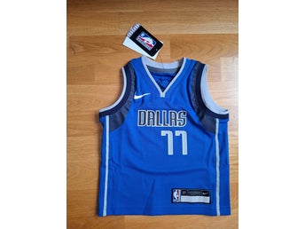 Barn baskettröja - Dallas Mavericks NBA - Luka Doncic strl