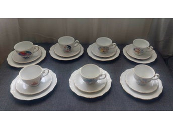 H.C. Andersen Design kaffeservis med 8 koppar, fat och assietter