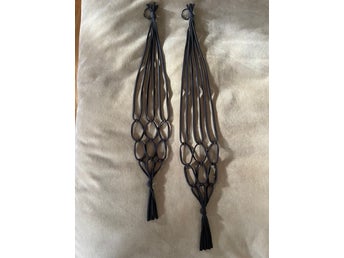Svarta Amplar för blomkrukor 2 st (13-15 cm)